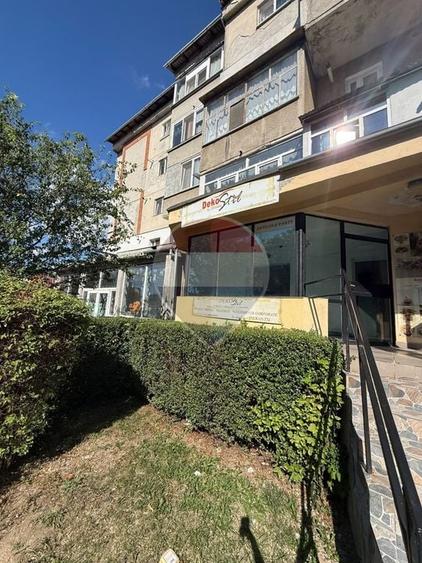 Birou, de 45 mp, în Traian