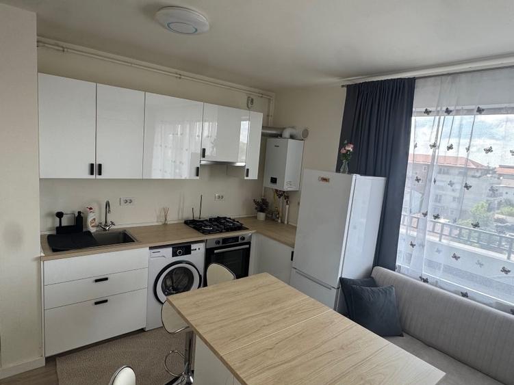 Apartament cu 3 camere, mobilat în Central