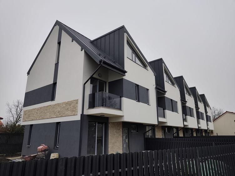 Duplex cu 5 camere cu Canalizare în Chiajna