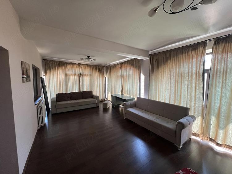 Casă cu 6 camere cu Teren 500 Mp în Lazu