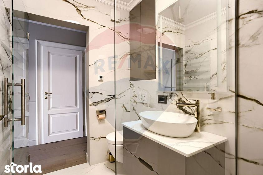 Apartament cu 3 camere, mobilat în Subcetate