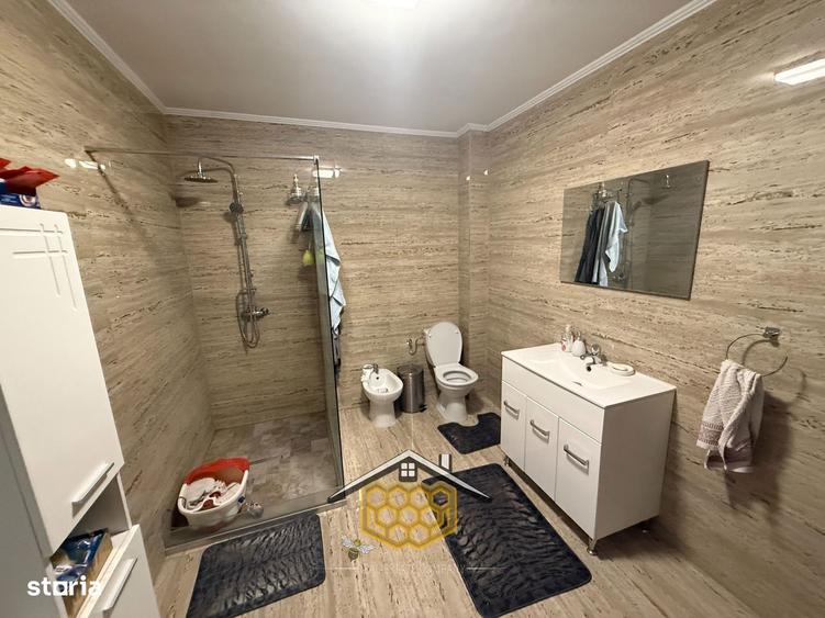 Casă cu 4 camere cu Teren 330 Mp în Bordei