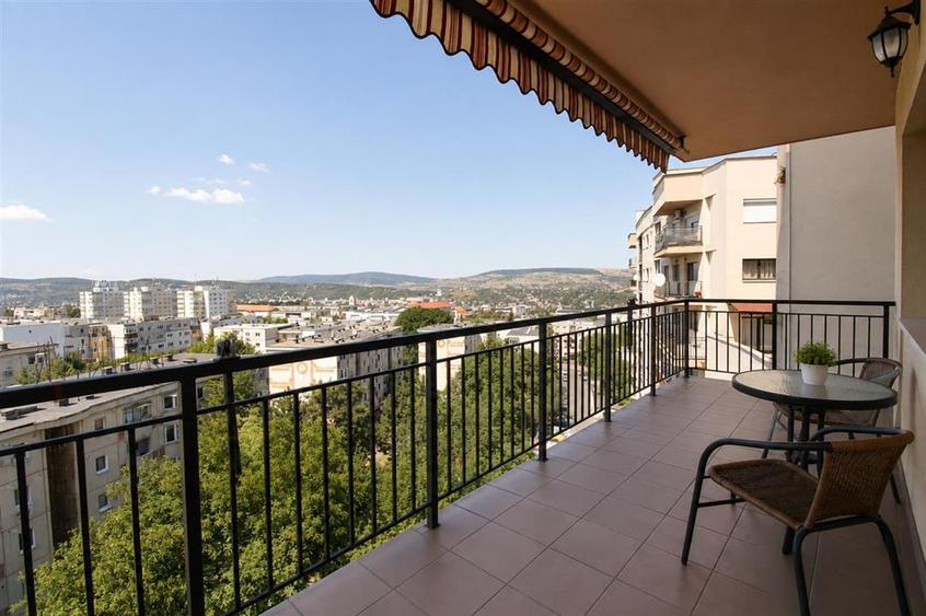 Apartament cu 2 camere semidecomandat în Zorilor