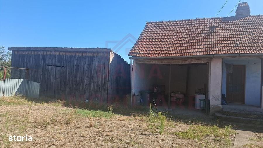 Casă cu 3 camere decomandat în Central