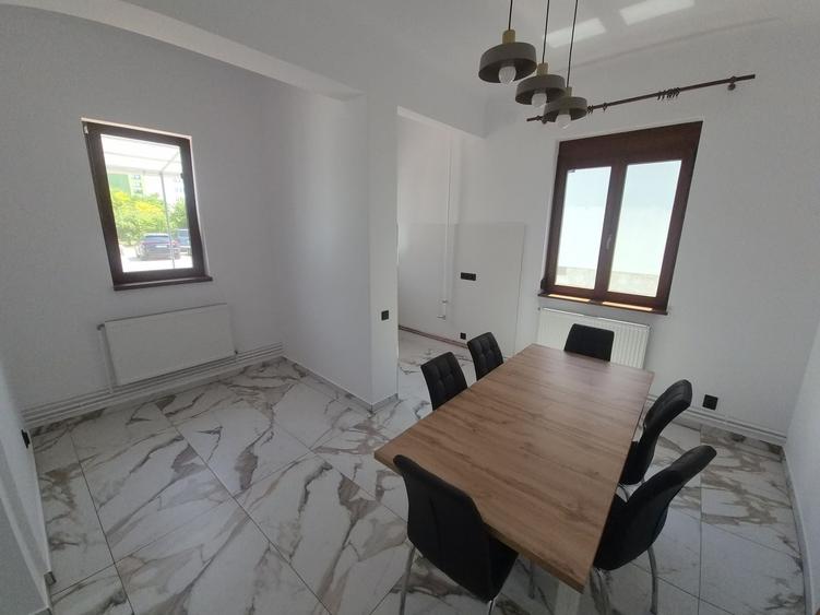 Casă cu 4 camere cu Teren 250 Mp în Central