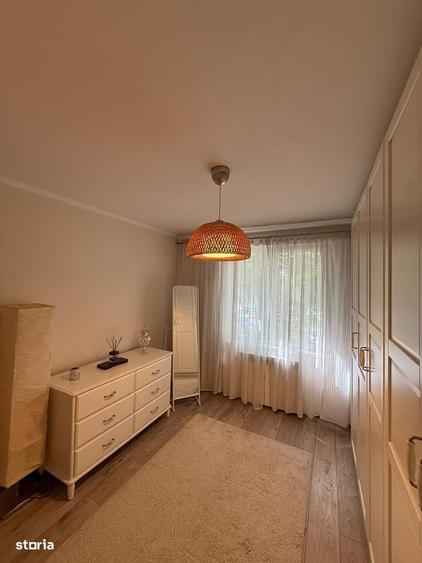 Apartament cu 3 camere semidecomandat în Exterior Vest