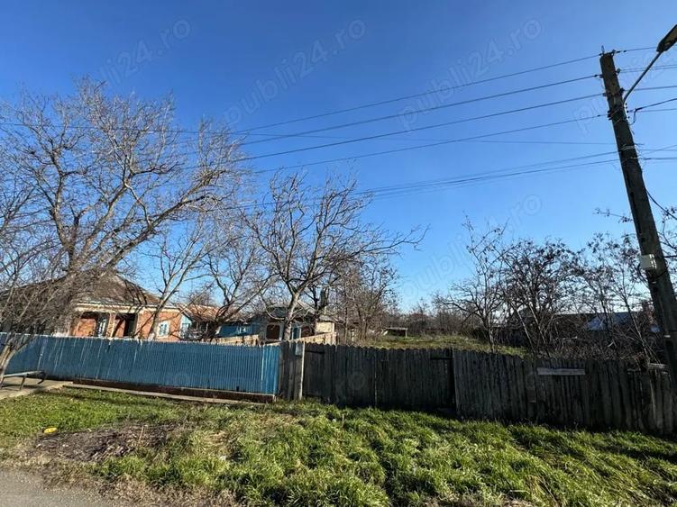Casă cu 5 camere cu Teren 2750 Mp în Central