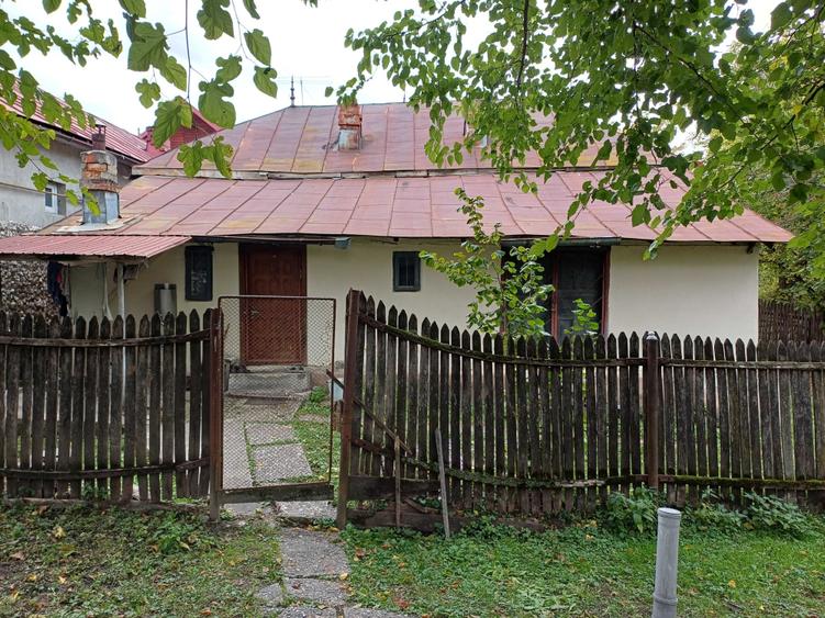Casă cu 3 camere în Central