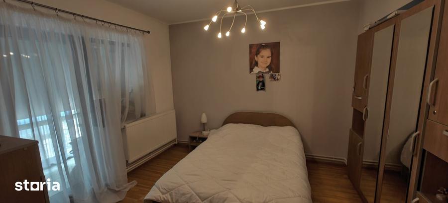 Apartament cu 4 camere în Obor