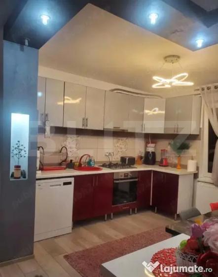 Apartament cu 3 camere decomandat în Central