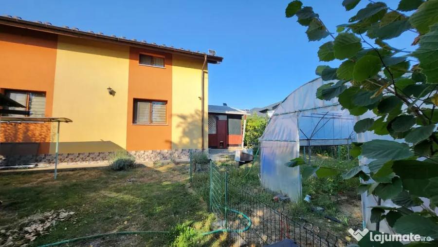 Casă cu 4 camere cu Teren 595 Mp în Central