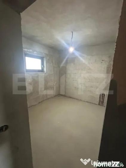 Casă cu 7 camere cu Teren 600 Mp în Micro 6