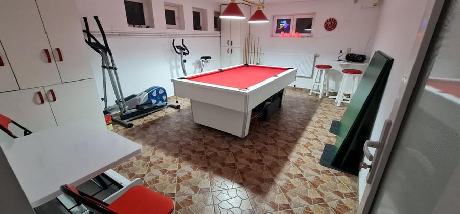 Casă individuală cu 6 camere cu Canalizare în Fratelia