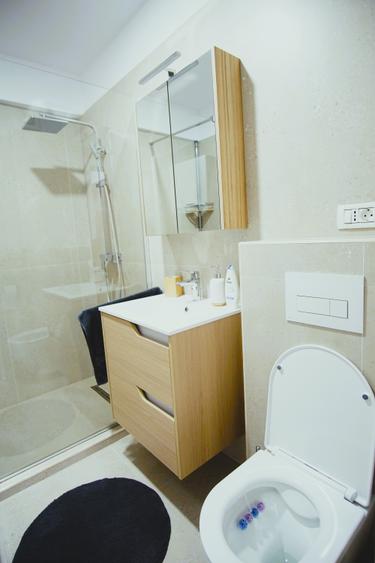 Apartament cu 2 camere semidecomandat în 13 Septembrie