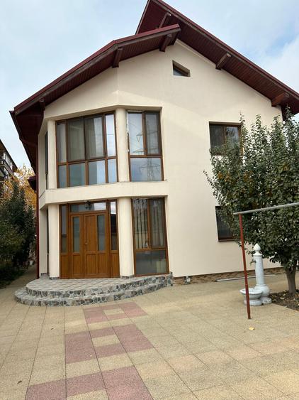 Casă cu 7 camere cu Teren 500 Mp în Chiajna