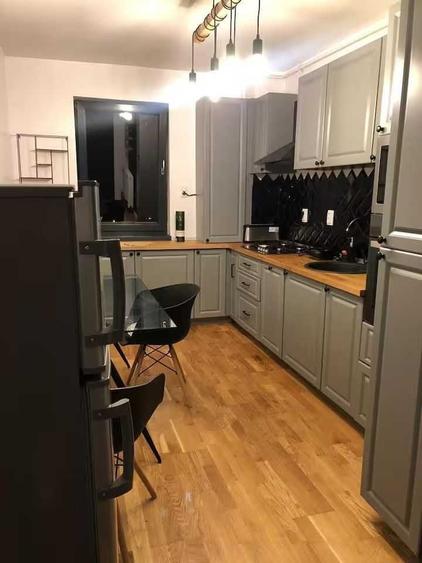 Apartament cu 2 camere decomandat în Livezeni