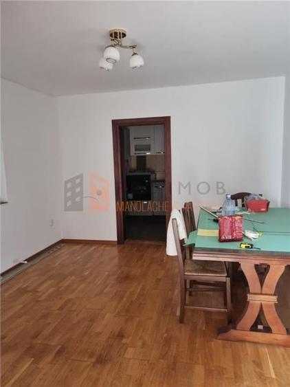 Casă individuală cu 5 camere cu Teren 1700 Mp în Zorești