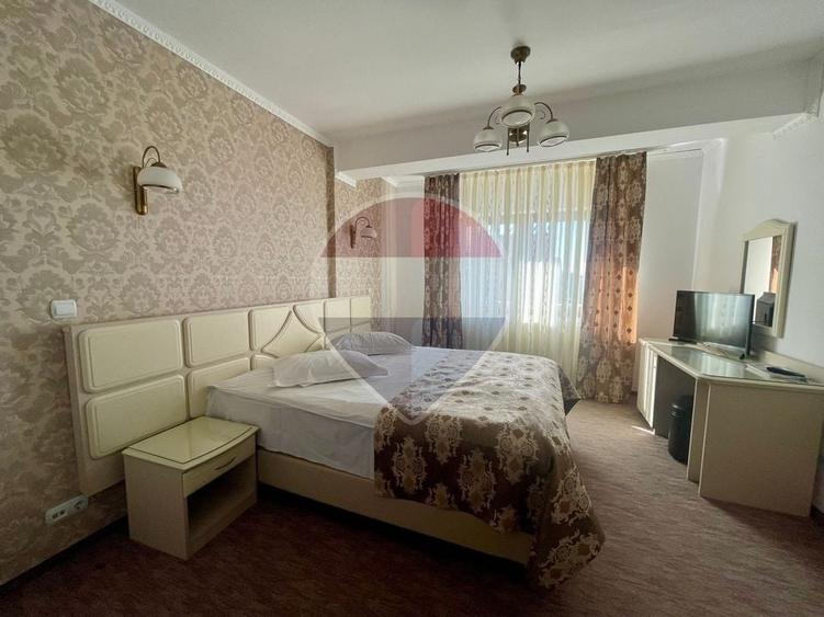 Hotel/Pensiune, de 1,400 mp, în Central