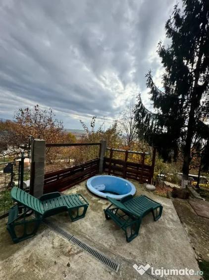 Casă cu 4 camere cu Teren 1527 Mp în Tăuții de Sus