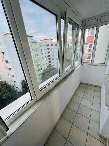 Apartament cu 4 camere decomandat, mobilat în Tei