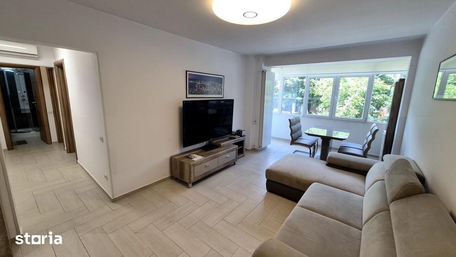 Apartament cu 3 camere decomandat în Vatra Luminoasă