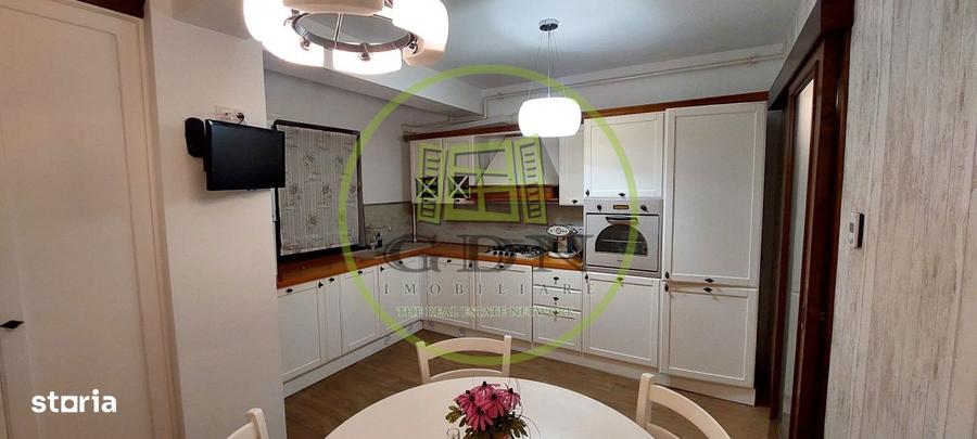 Apartament cu 3 camere, mobilat în Sub Arini