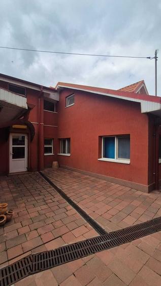 Casă cu 4 camere în Ultracentral