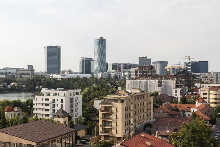 Apartament cu 3 camere decomandat în Floreasca
