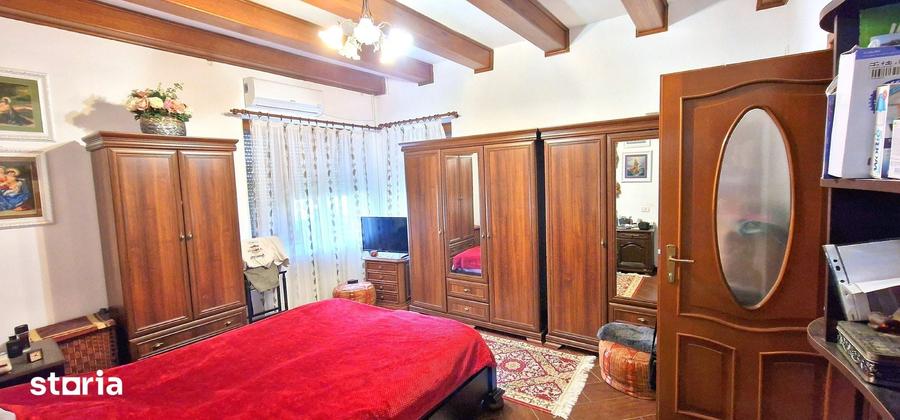 Casă cu 5 camere cu Teren 338 Mp în Sud