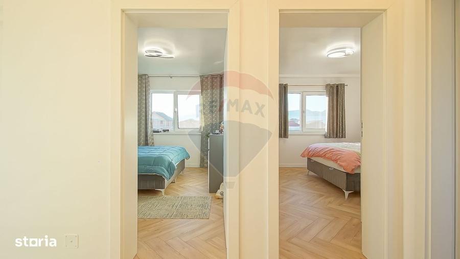 Casă cu 4 camere în Hărmanului