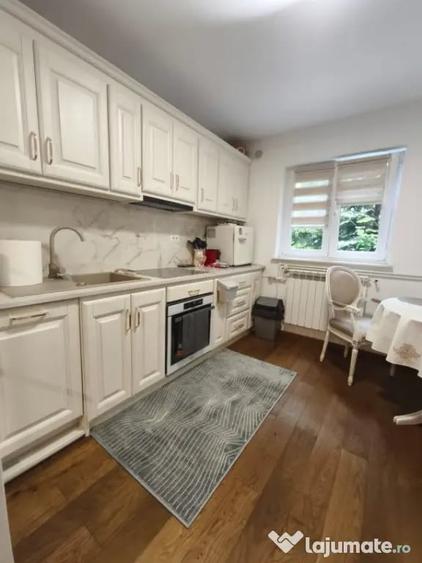Apartament cu 3 camere decomandat în Rădăuți