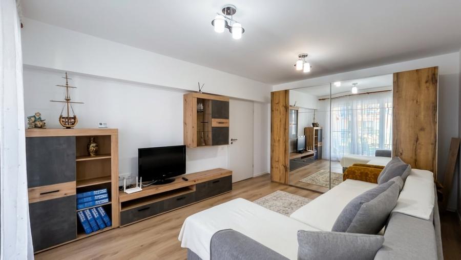 Apartament cu 2 camere decomandat, mobilat în Tractorul