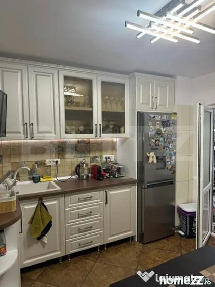 Apartament cu 4 camere decomandat în Cetate