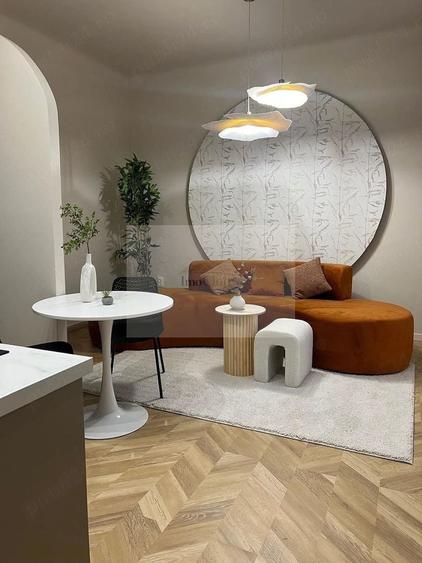 Apartament cu 2 camere decomandat, mobilat în Central