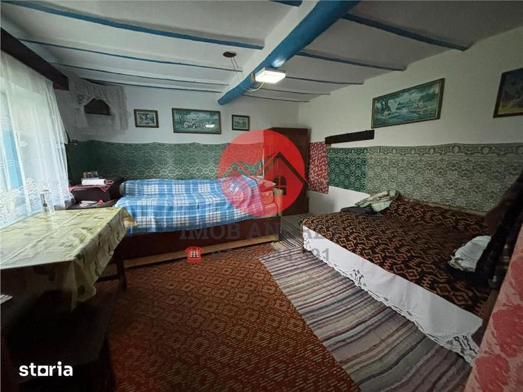 Casă cu 3 camere cu Teren 2100 Mp în Valea Nucarilor