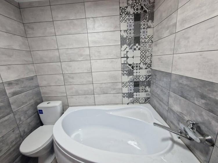 Duplex cu 5 camere cu Teren 1000 Mp în Central