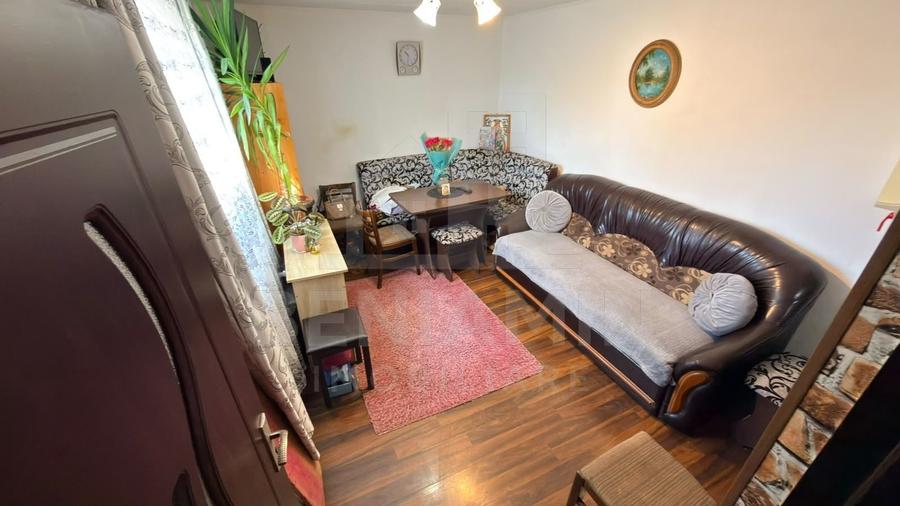 Apartament cu 2 camere semidecomandat, mobilat în Bariera Vâlcii