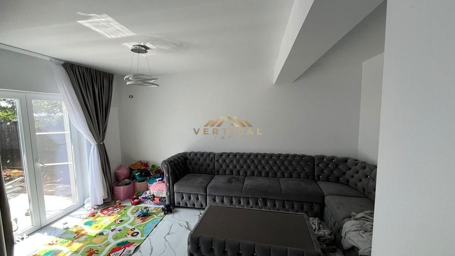 Casă cu 4 camere cu Teren 425 Mp în Vidra