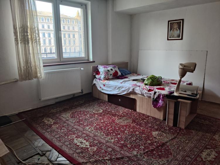 Apartament cu 2 camere nedecomandat în Universitate