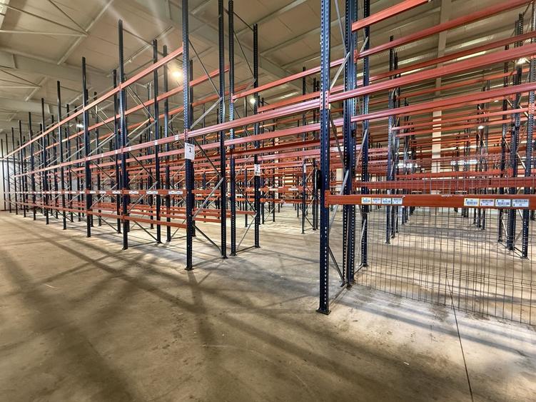 Spațiu industrial, de 5,000 mp, în Dragomirești-Vale