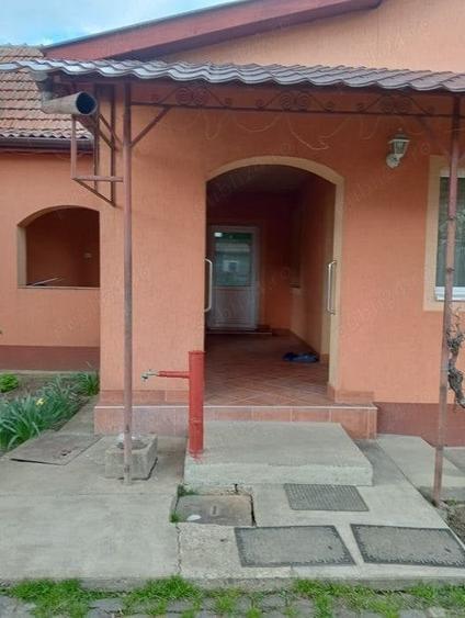 Casă cu 5 camere în Central