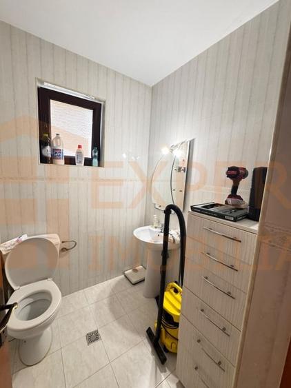 Casă individuală cu 3 camere cu Canalizare în Palas