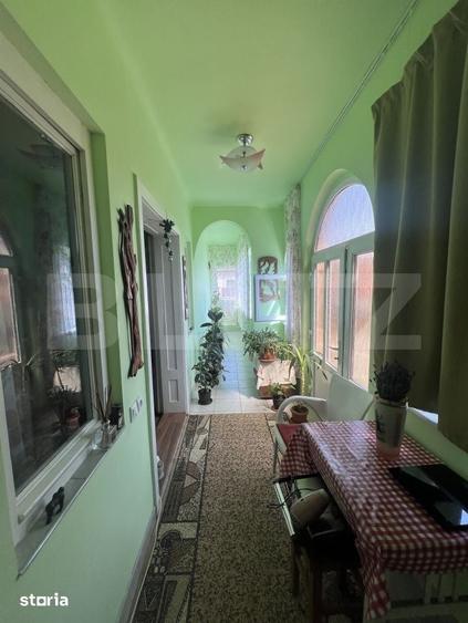 Casă cu 4 camere cu Teren 980 Mp în Central