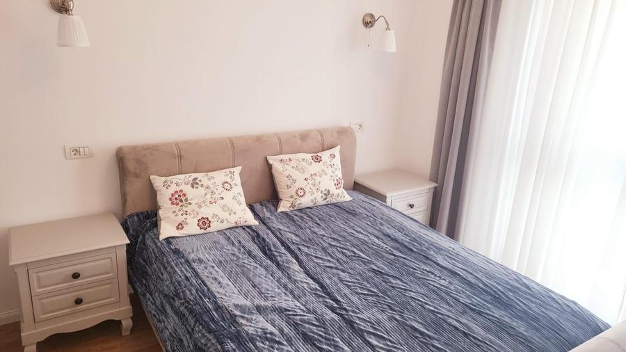 Apartament cu 3 camere semidecomandat, mobilat în Străulești