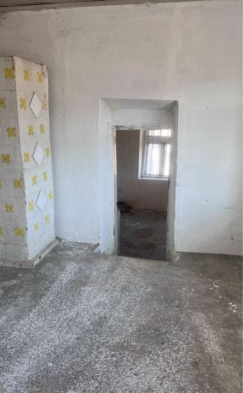 Casă cu 3 camere în Crețești