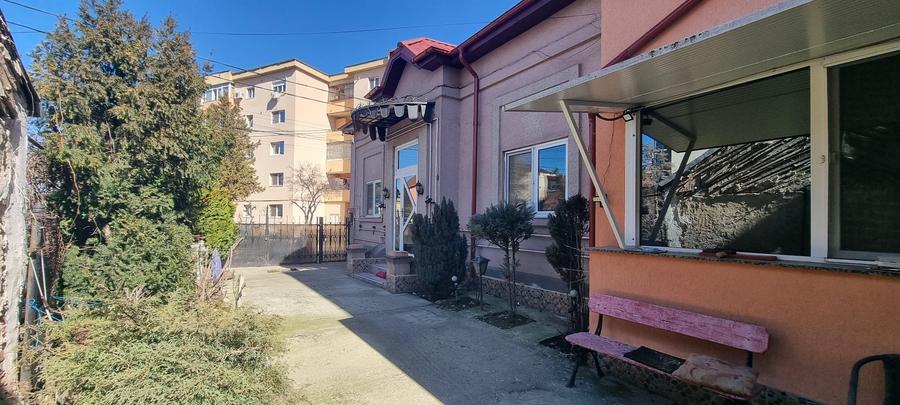 Casă individuală cu 4 camere cu Canalizare în Ultracentral