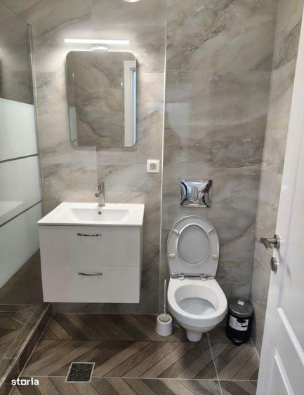 Apartament cu 3 camere decomandat, mobilat în Vitan