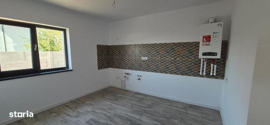 Casă cu 4 camere în Clinceni