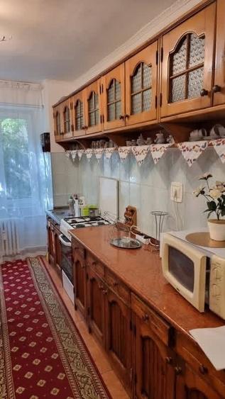 Apartament cu 3 camere decomandat în Decebal