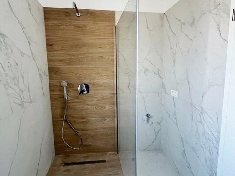 Duplex cu 3 camere cu Canalizare în Covaci